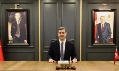 AK PARTİ ADANA İL BAŞKANI MUSTAFA ÖZKAN’DAN CHP’Lİ METİN SEVTEKİN’E TEPKİ