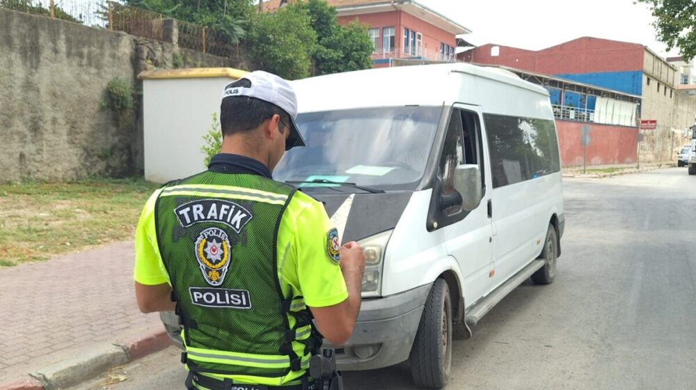 CEYHAN’DA POLİS OPERASYONU:   UYUŞTURUCU, KAÇAK TÜTÜN VE  SİLAH ELE GEÇİRİLDİ!